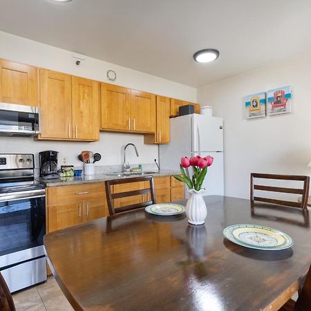 Light & Airy 8Th Floor Ocean View Condo With Lanai Condo Honolulu Exteriör bild