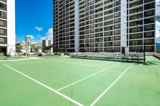 Light & Airy 8Th Floor Ocean View Condo With Lanai Condo Honolulu Exteriör bild