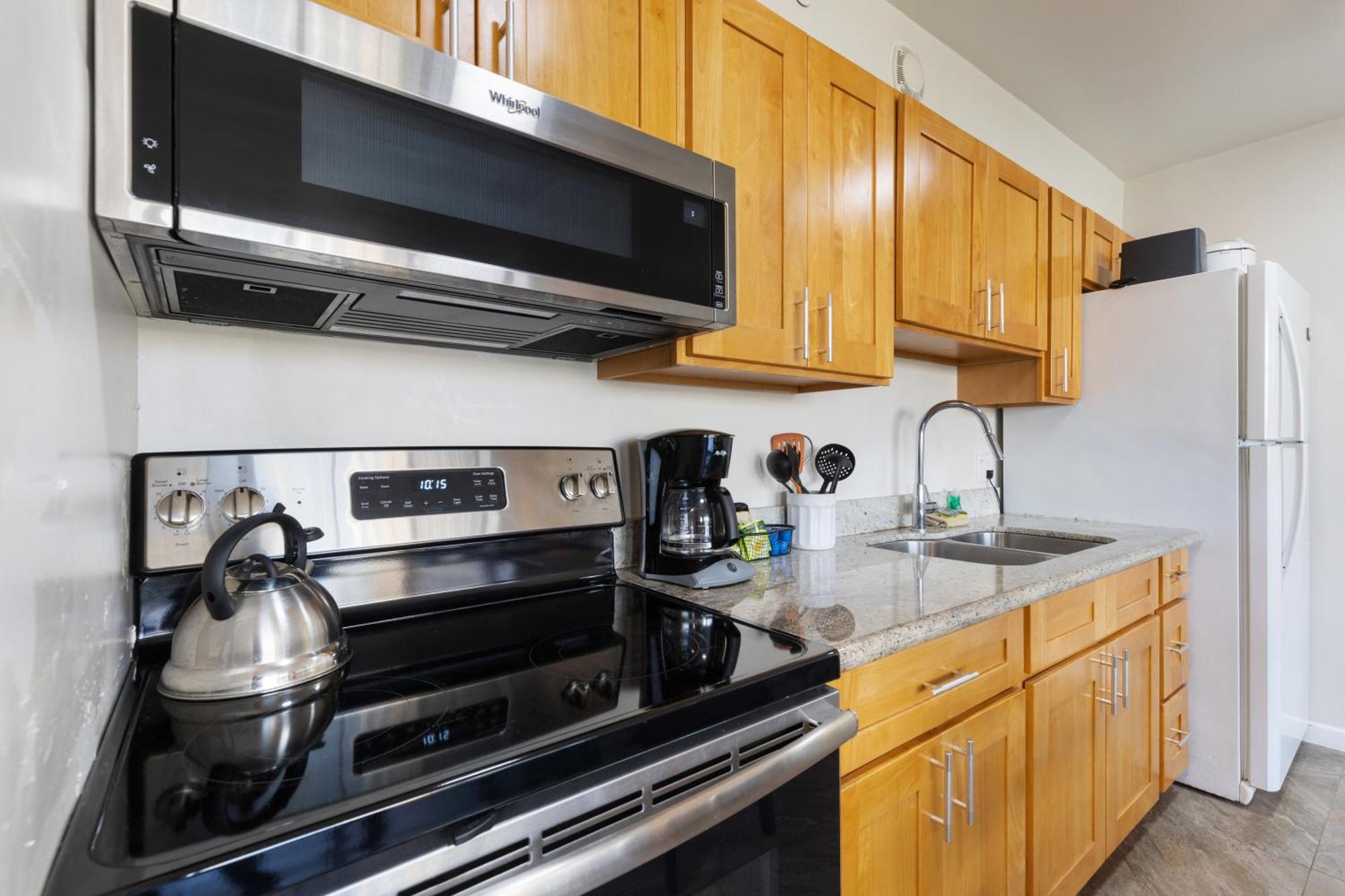 Light & Airy 8Th Floor Ocean View Condo With Lanai Condo Honolulu Exteriör bild